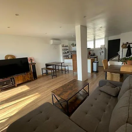 Joli Duplex De 75m2 à 10mn à Pieds De La Apartamento